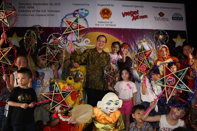 Trẻ em Việt Nam tại Malaysia, Singapore vui đón Tết Trung Thu ảnh 2