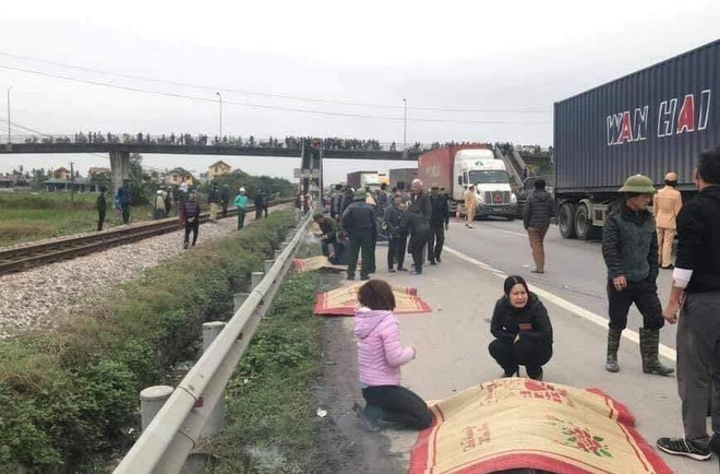 Vụ tai nạn thảm khốc ở Hải Dương: Kiểm tra hạn đăng kiểm chiếc xe tải ảnh 1