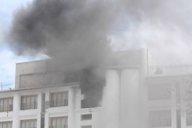 Khách sạn 5 sao cháy dữ dội giữa trung tâm thành phố Đà Lạt ảnh 1