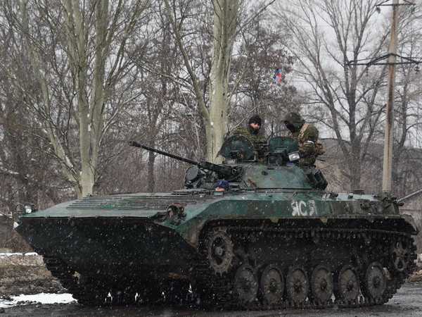 Kiev: 50 xe tăng từ Nga sang Ukraine trong thời gian đàm phán ảnh 1