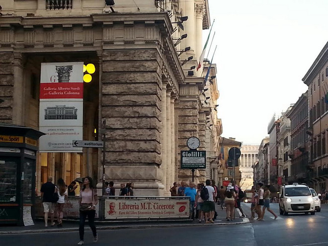 [Photo] Vẻ đẹp của con phố huyết mạch, biểu tượng của Rome ảnh 6