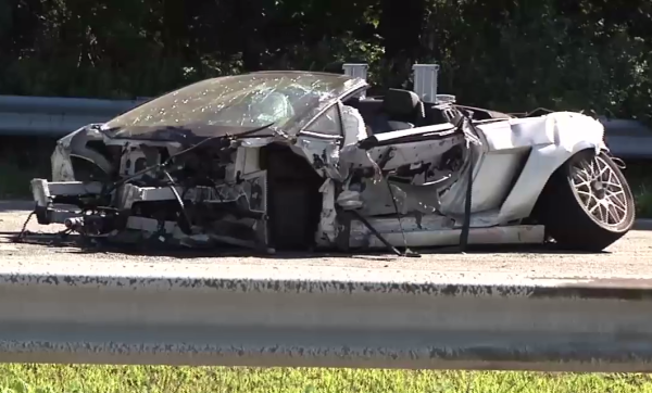 Siêu xe Lamborghini thành đống sắt vụn sau vụ tai nạn kinh hoàng ảnh 1