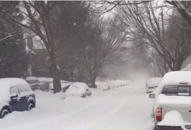 Bão tuyết hoành hành làm tê liệt các bang miền Đông Bắc Mỹ ảnh 1