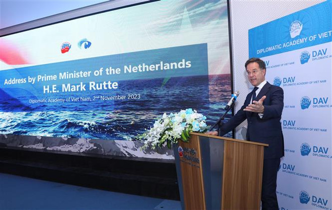 Thủ tướng Hà Lan trao Chứng chỉ Khóa học Luật Biển Clingendael ảnh 1