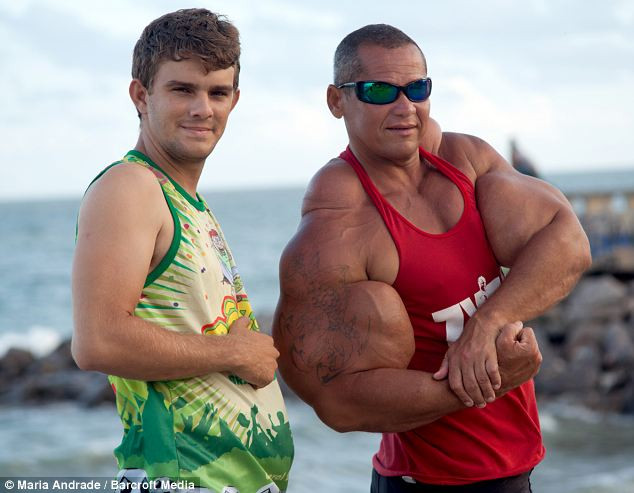 Hãi hùng chứng kiến thủy thủ Popeye ngoài đời thực ảnh 6