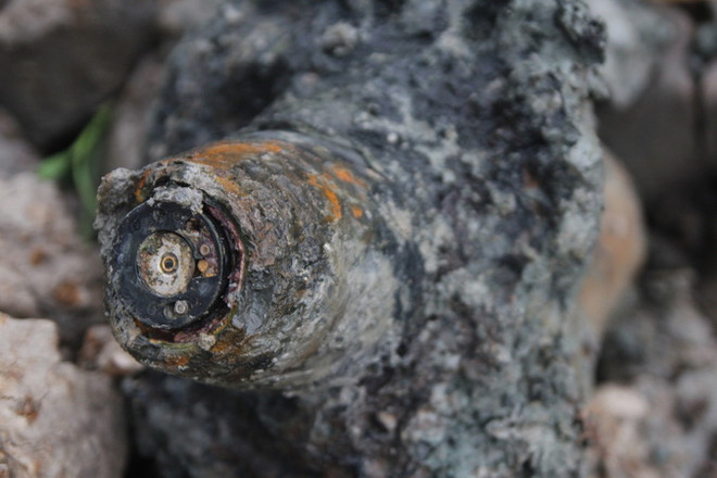 Dân phát hiện đạn pháo trong vườn, hơn 20 ngày không được xử lý ảnh 2