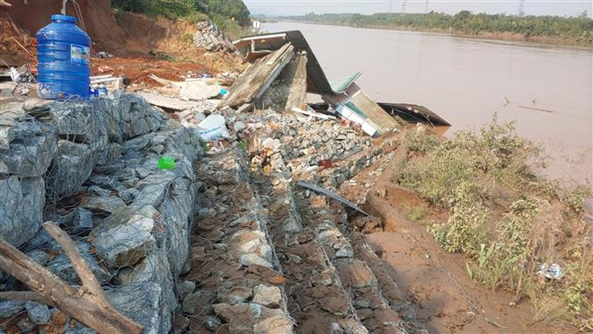 Mưa lớn kéo dài, Trung Trung Bộ đề phòng sạt lở đất và ngập úng ảnh 1