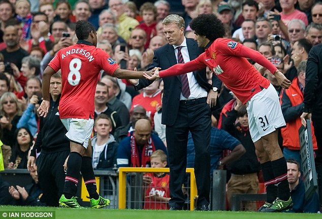 Sự có mặt của Fellaini là một trong những nguyên nhân khiến Anderson phải ra đi. (Nguồn: dailymail.co.uk) Anderson tri ân M.U sau khi bị "tống khứ" sang Fiorentina ảnh 1