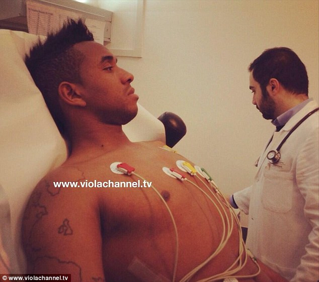 Anderson tới khám sức khỏe tại Fiorentina Anderson tri ân M.U sau khi bị "tống khứ" sang Fiorentina ảnh 2