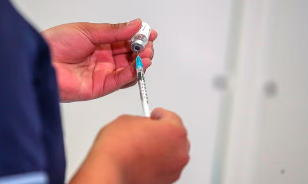 Anh triển khai thuốc điều trị ung thư '7 phút ' đầu tiên trên thế giới ảnh 1