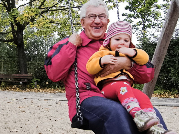 Quốc hội Đức thông qua dự luật về lương hưu cơ bản ảnh 1