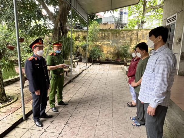 Nghệ An: Bắt tạm giam 3 cán bộ lợi dụng chức vụ khi thi hành công vụ ảnh 1