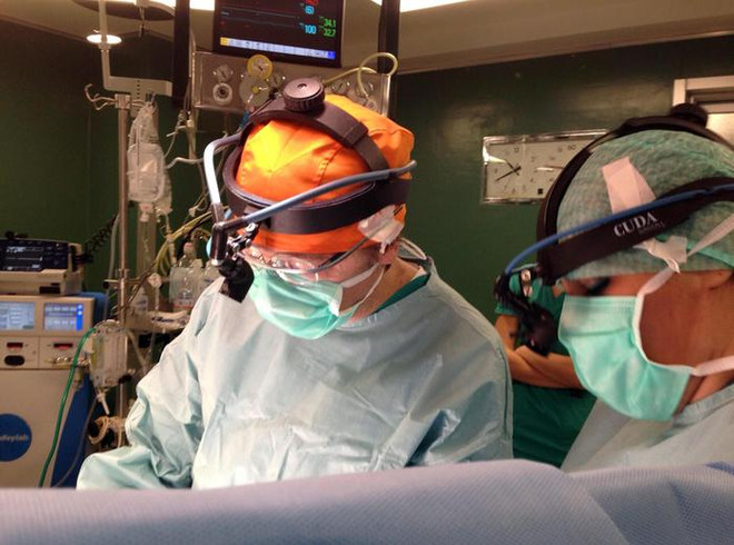 Italy ứng dụng kính thông minh Google Glass trong phẫu thuật ảnh 1