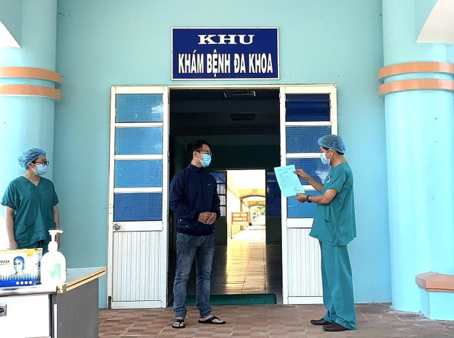 Quảng Ngãi: Bệnh nhân 3067 được công bố khỏi bệnh, xuất viện ảnh 1