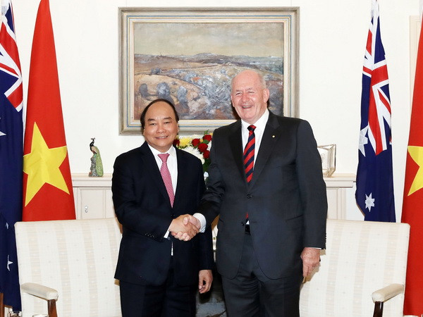 Thủ tướng Nguyễn Xuân Phúc và phu nhân gặp Toàn quyền Australia ảnh 1