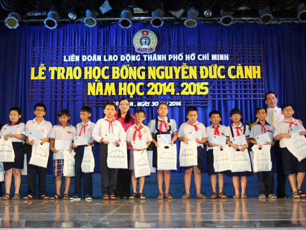 TP.HCM trao 155 suất học bổng Nguyễn Đức Cảnh ảnh 1