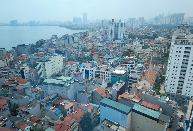 Ảnh minh họa. (Nguồn: Hùng Võ/Vietnam+) Giá bất động sản có xu hướng tăng do khan hiếm nguồn cung ảnh 2