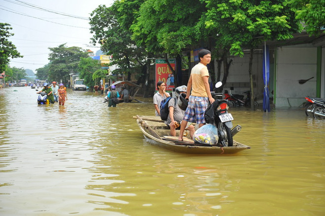 Theo dõi chặt diễn biến bão số 11, ổn định đời sống nhân dân ảnh 2