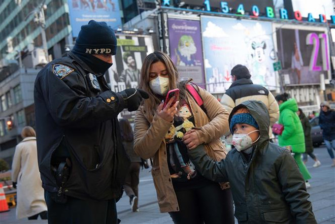 Người Mỹ không còn coi đại dịch COVID-19 là mối lo ngại hàng đầu ảnh 1