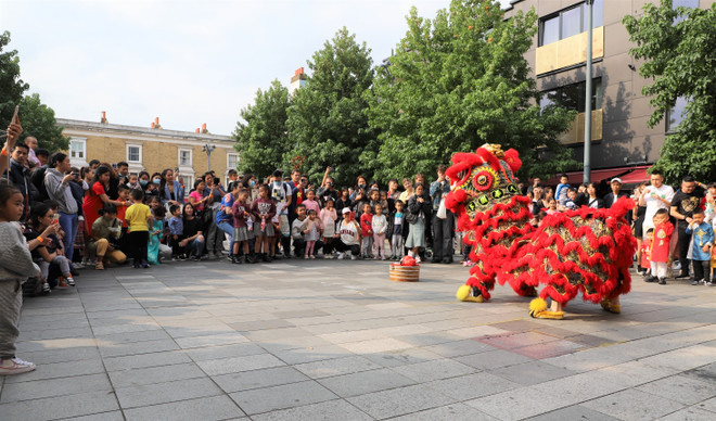 Cộng đồng người Việt tại Anh tưng bừng đón Tết Trung Thu ảnh 2