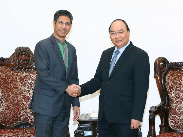 Thủ tướng Nguyễn Xuân Phúc tiếp Đại sứ Timor-Leste Jorge Trindade Neves De Camoes đến chào từ biệt nhân kết thúc nhiệm kỳ công tác tại Việt Nam. (Ảnh: Thống Nhất/TTXVN) Thủ tướng tiếp Đại sứ Cộng hòa Ireland và Đại sứ Timor Leste ảnh 2