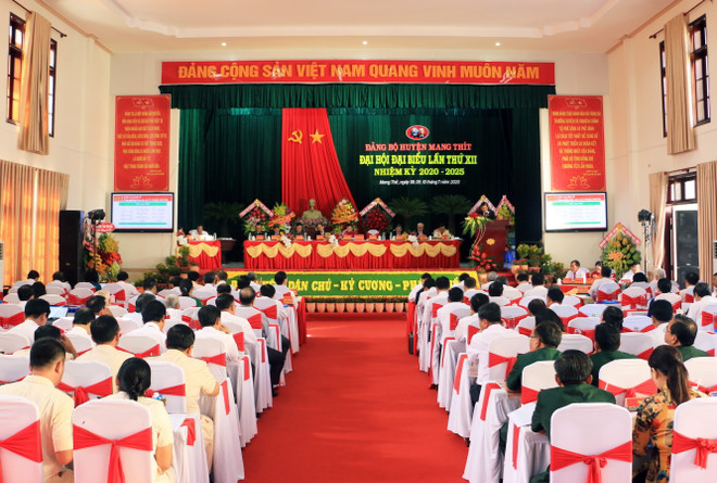 Đồng chí Võ Văn Thưởng dự Đại hội Đảng bộ huyện Mang Thít, Vĩnh Long ảnh 3