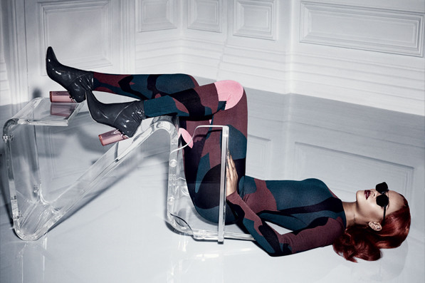 Ngắm "quý cô" Rihanna quyến rũ khác lạ trên Dior Magazine ảnh 7