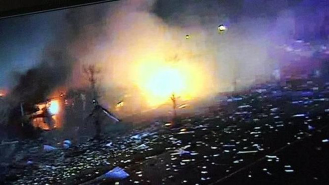 [Video] Nhà máy silicone nát vụn sau khi phát nổ giữa đêm ảnh 1