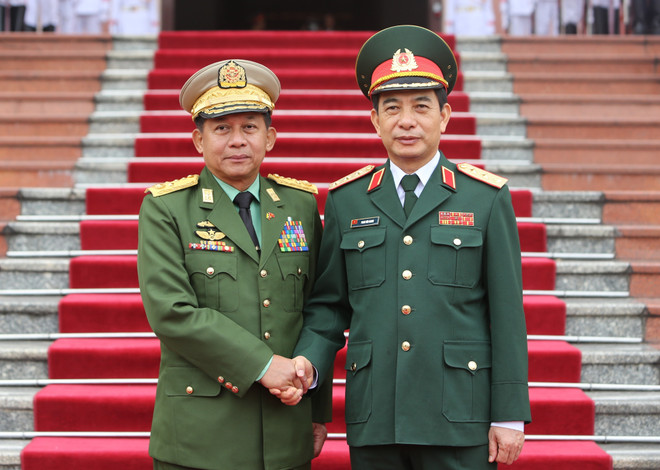 Tổng Tư lệnh các lực lượng vũ trang Myanmar thăm chính thức Việt Nam ảnh 1