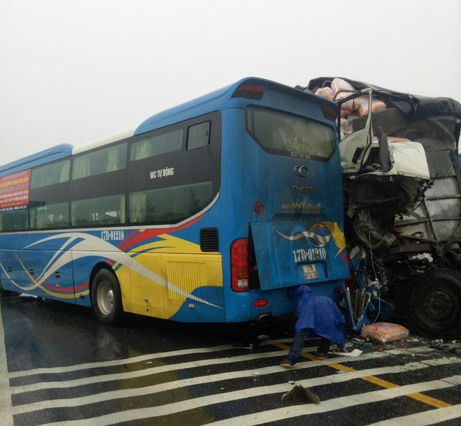 Quảng Bình: Tai nạn giao thông liên hoàn, nhiều người nhập viên ảnh 2