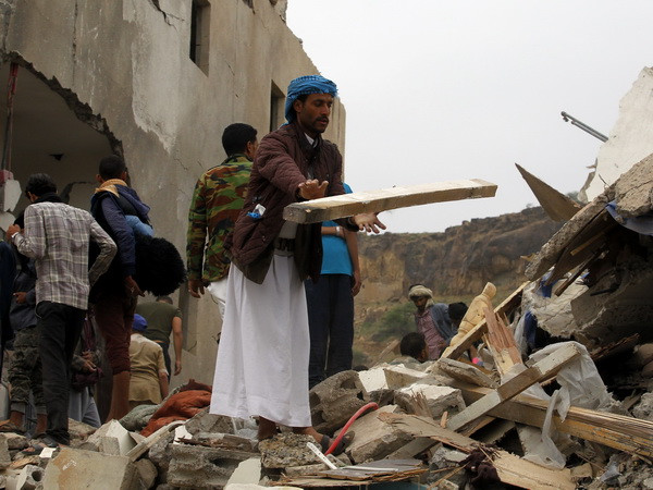 Ít nhất 20 phiến quân Houthi bị tiêu diệt trong các cuộc không kích ảnh 1