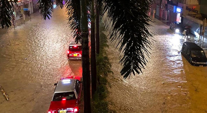 Trung Quốc: Hong Kong ghi nhận lượng mưa kỷ lục trong gần 140 năm qua ảnh 1