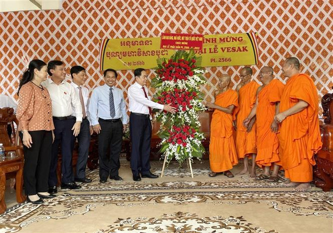 Phó Chủ tịch Quốc hội Trần Thanh Mẫn chúc mừng Lễ Phật đản tại Cần Thơ ảnh 1