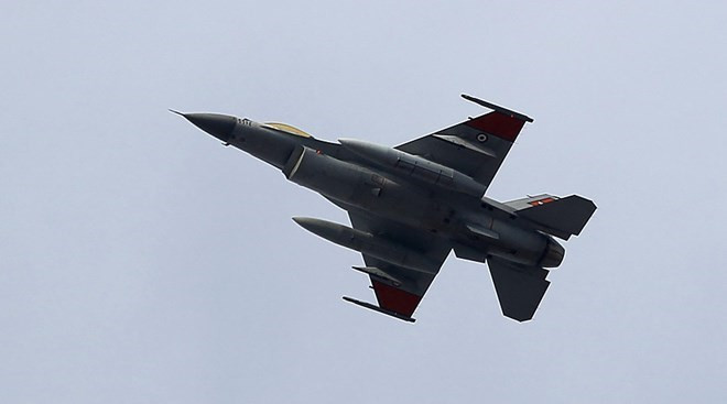 Không quân Ai Cập phá hủy 10 xe chở vũ khí ở biên giới giáp với Libya ảnh 1