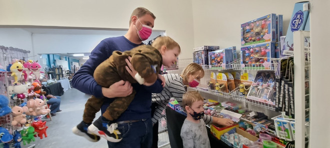 Lan tỏa niềm vui Giáng sinh tới những người yếu thế ở Nam Phi ảnh 3