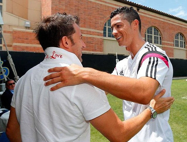 Ronaldo hội quân cùng Real nghênh chiến Manchester United ảnh 4