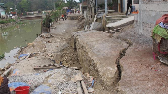 Ninh Bình: Khẩn trương khắc phục sự cố đường sụt lún tại xã Gia Thịnh ảnh 1