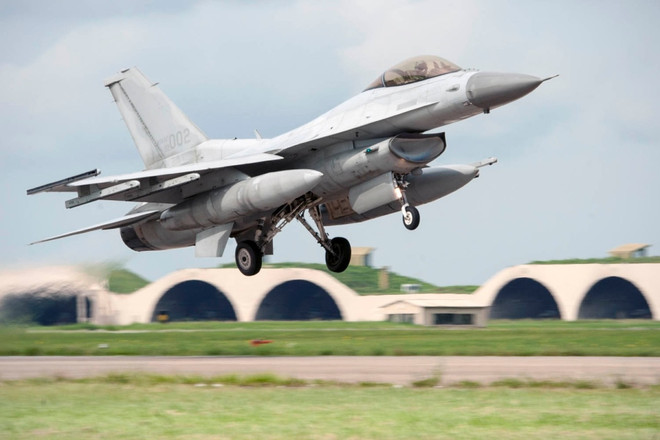 Ảnh minh họa. (Nguồn: U.S. Air Force) Không quân Hàn Quốc nâng cấp các máy bay chiến đấu F-16 ảnh 1