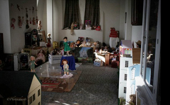 Ngôi biệt thự "bị ma ám" ở Mỹ được bán với giá cao ảnh 2