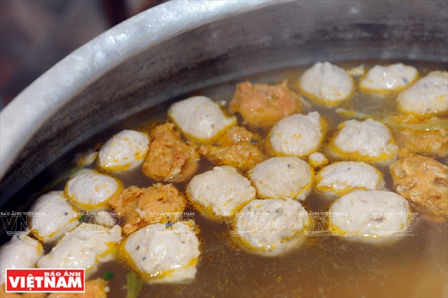 Đặc sản bún bò Huế - món "súp" Việt ngon nhất thế giới ảnh 5