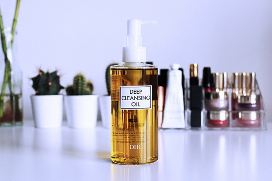5 chai dầu tẩy trang tốt nhất cho mọi loại da mà bạn gái nên biết ảnh 4