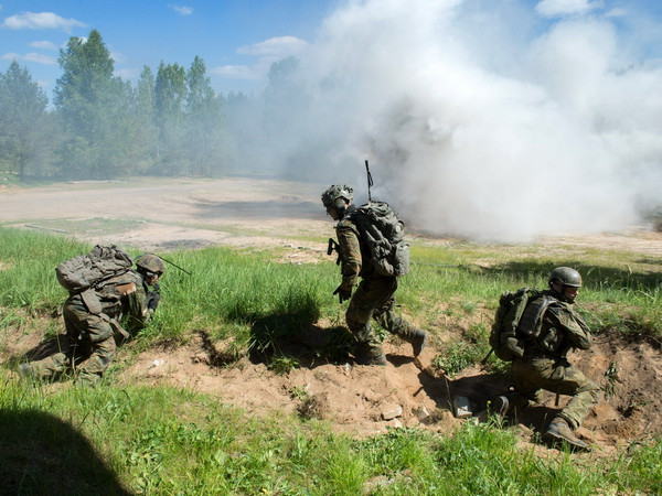 Tổng thống Mỹ: NATO và EU không phải là mối đe dọa của Nga ảnh 1