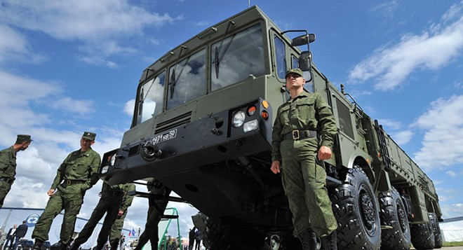 Hệ thống tên lửa Iskander tiên tiến của Nga. (Nguồn: Sputnik) Quân đội Nga ở tình trạng báo động trước khả năng Mỹ tấn công Syria ảnh 1