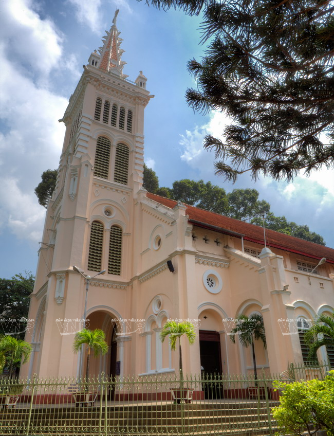 Nhà thờ Chợ Quán - Thánh đường cổ nhất Thành phố Hồ Chí Minh ảnh 2