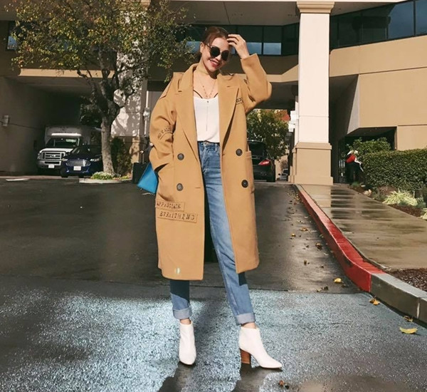 Áo khoác dáng dài "phủ sóng" street style của sao Việt tuần qua ảnh 4