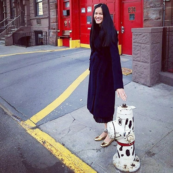 Áo khoác dáng dài "phủ sóng" street style của sao Việt tuần qua ảnh 14