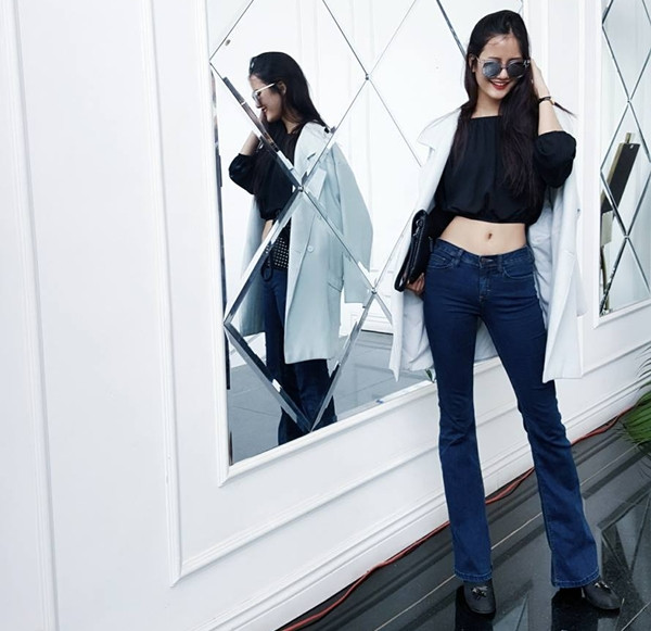 Áo khoác dáng dài "phủ sóng" street style của sao Việt tuần qua ảnh 9