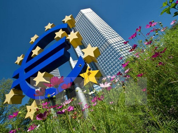 Nền kinh tế Eurozone có dấu hiệu rơi vào tình trạng giảm phát ảnh 1