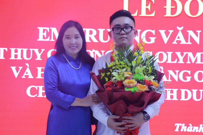 Học sinh giành HCB Olympic Tin học quốc tế: Biến áp lực thành động lực ảnh 1