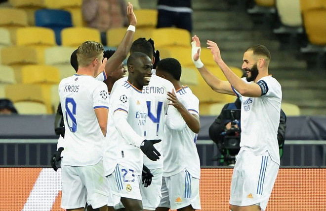 Real Madrid 'dằn mặt' Barcelona bằng chiến thắng hủy diệt ảnh 1